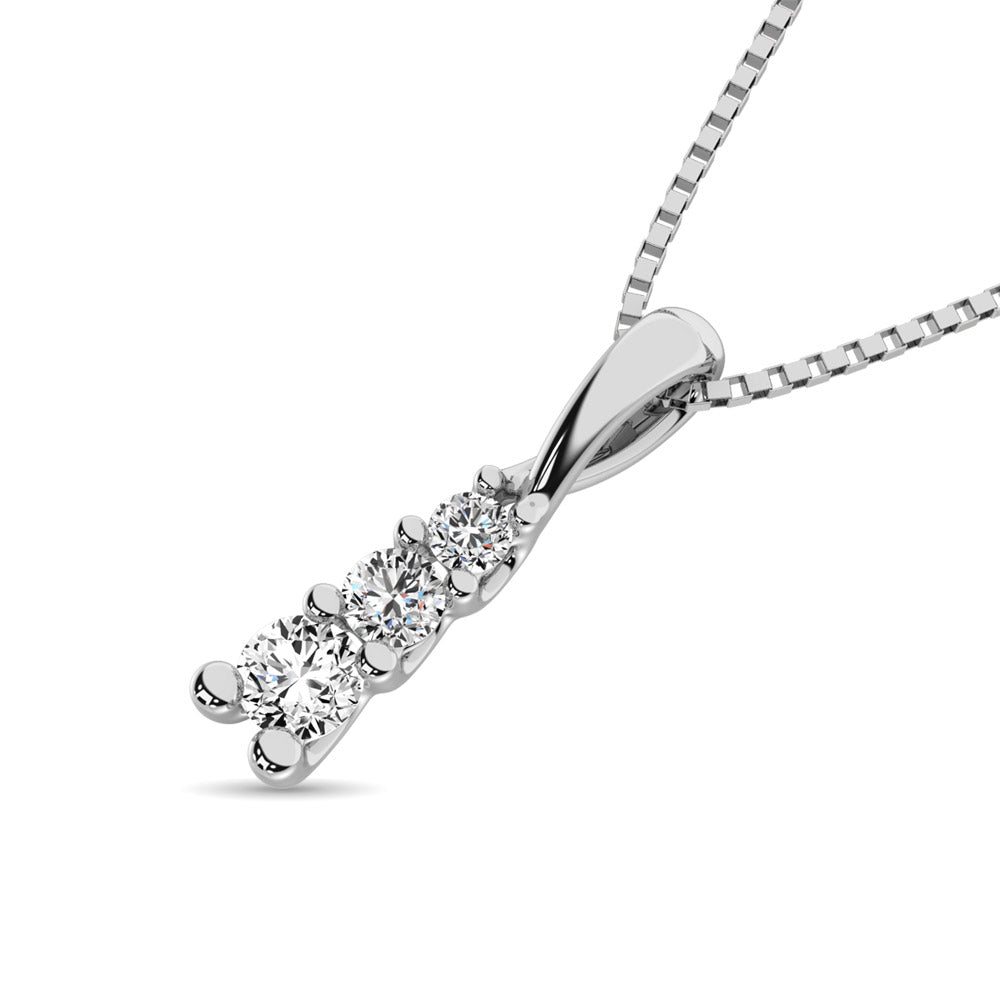 10K White Gold 1/6 Ct.Tw. Diamond Fashion Pendant
