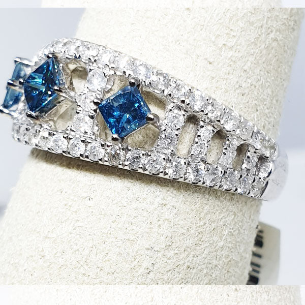 14kt White Gold Caribbean Blue & White Diamond Ring , 3 Princess Cut Diamonds
