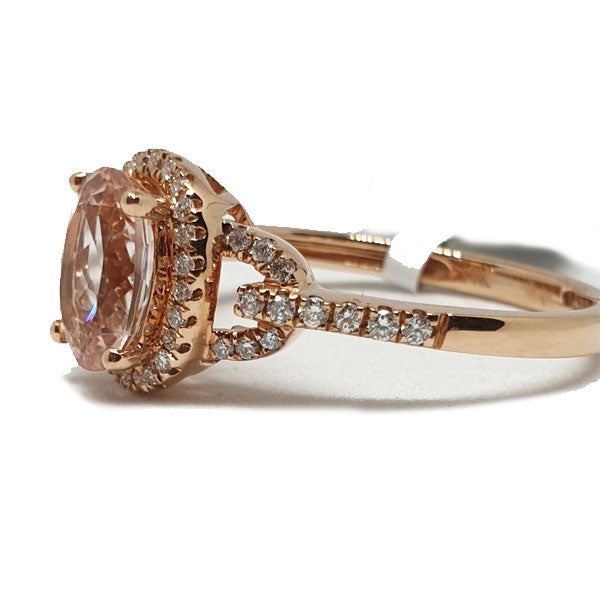 14kt Rose Gold Ring with Oval Shape Morganite 1.17cts & 0.21ct Round Brilliant Cut Diamonds